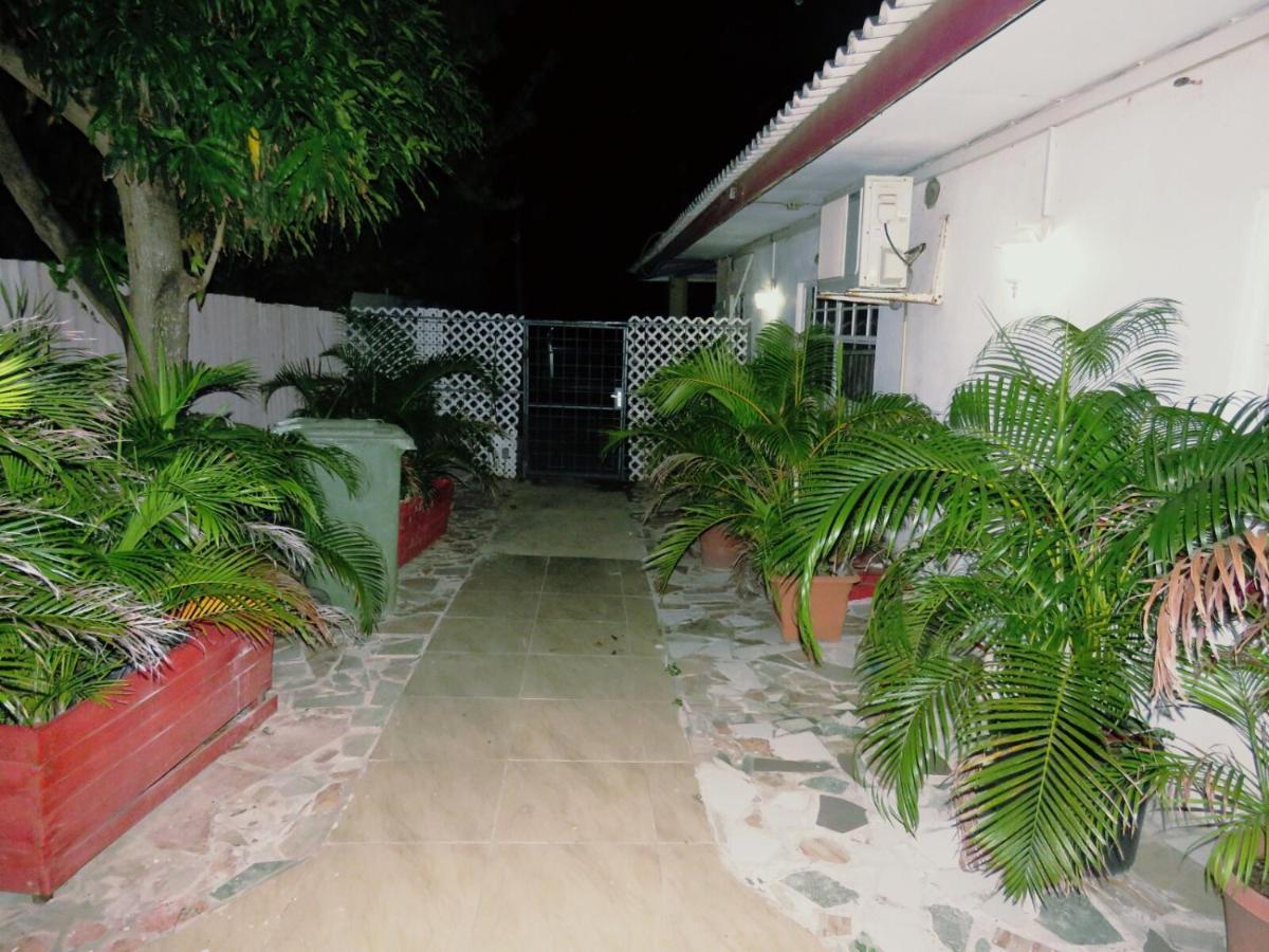 Dan & Sher Apartments Willemstad Exterior photo